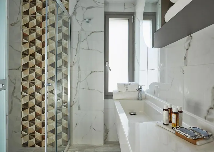 Greystone 4* Paralia Dionysiou