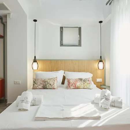 Greystone Aparthotel 4*