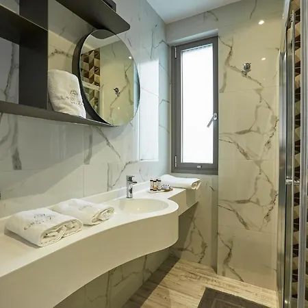 Greystone 4* Paralia Dionysiou