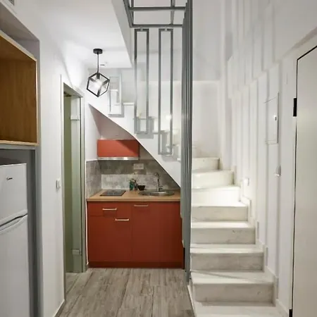 Greystone מלון דירות 4*